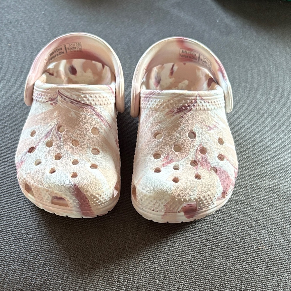 CROCS Kids Water Shoes in Pink and Cream